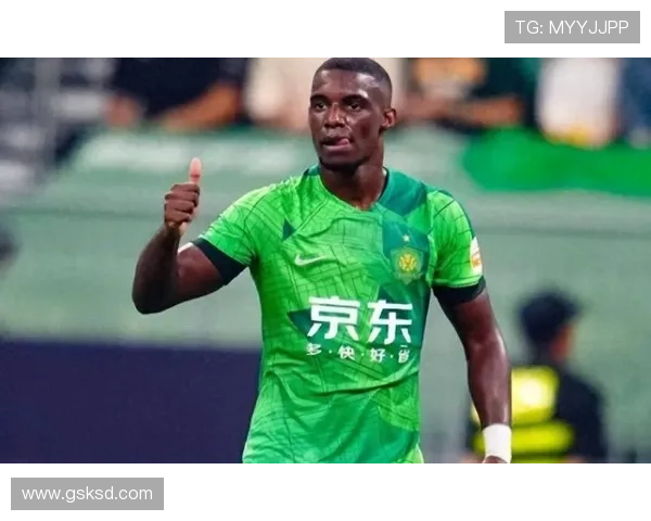 国安前锋法比奥在对阵大连英博比赛中戴帽当选中超第26轮最佳球员